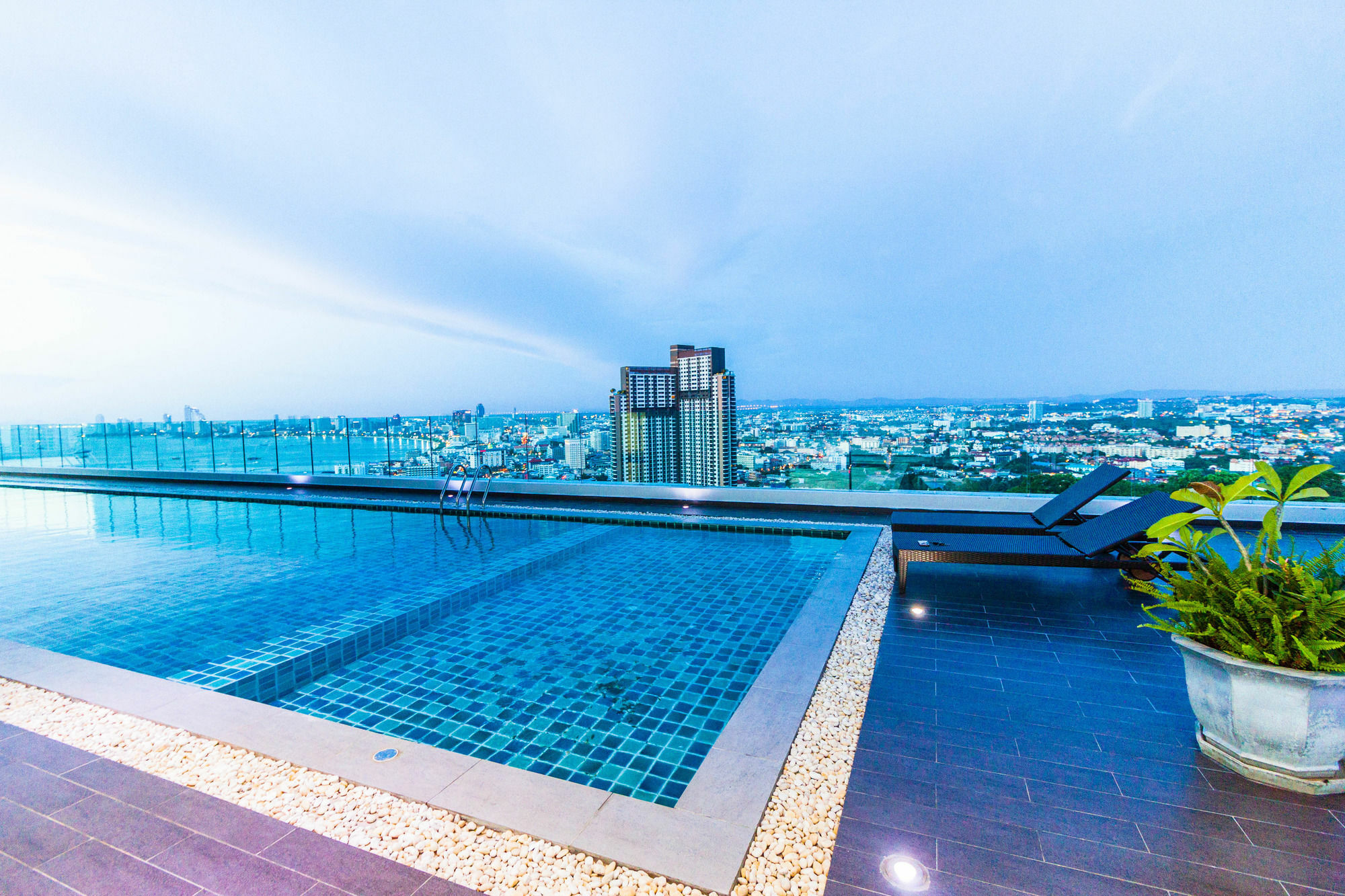 Vision Pratumnak By Pattaya Sunny Rentals Екстериор снимка