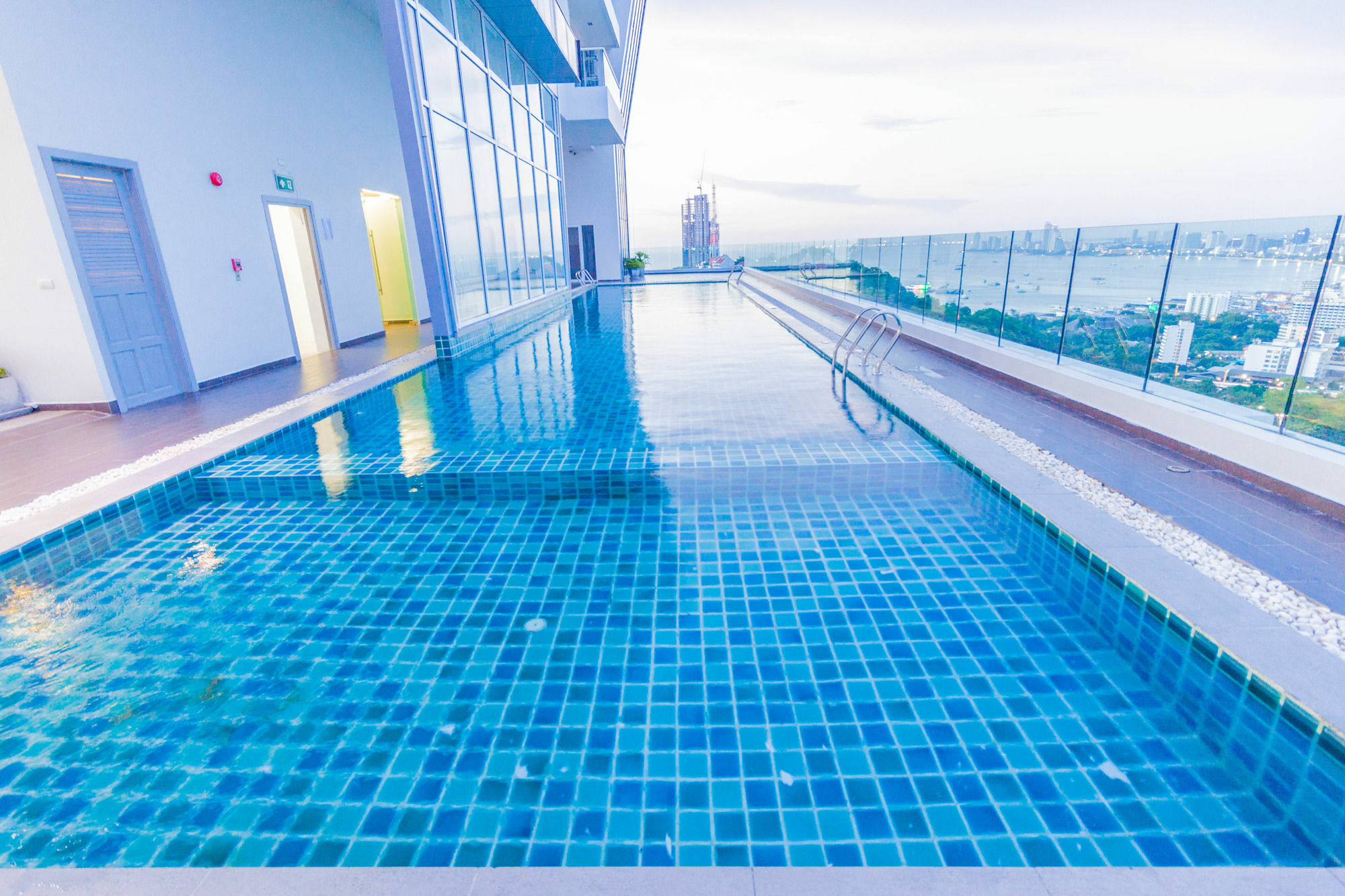 Vision Pratumnak By Pattaya Sunny Rentals Екстериор снимка